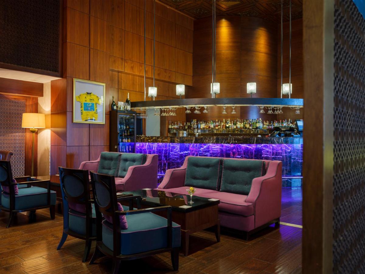 Rixos Borovoe Ξενοδοχείο Shchūchīnsk Εξωτερικό φωτογραφία The bar at the lounge